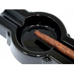 Ceramiczna popielnica cygarowa w kolorze czarnym.